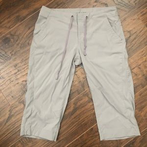 Columbia capris